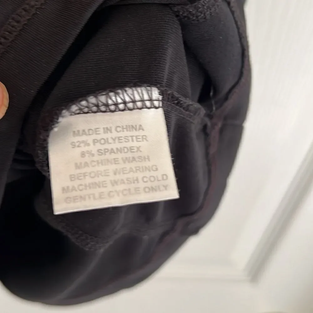 Wes & Willy size medium (10/12) youth black rash guard.